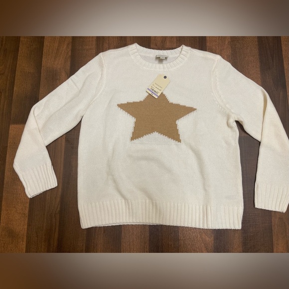 St. John's Bay Cream Sweater with Tan Star - Picture 3 of 7
